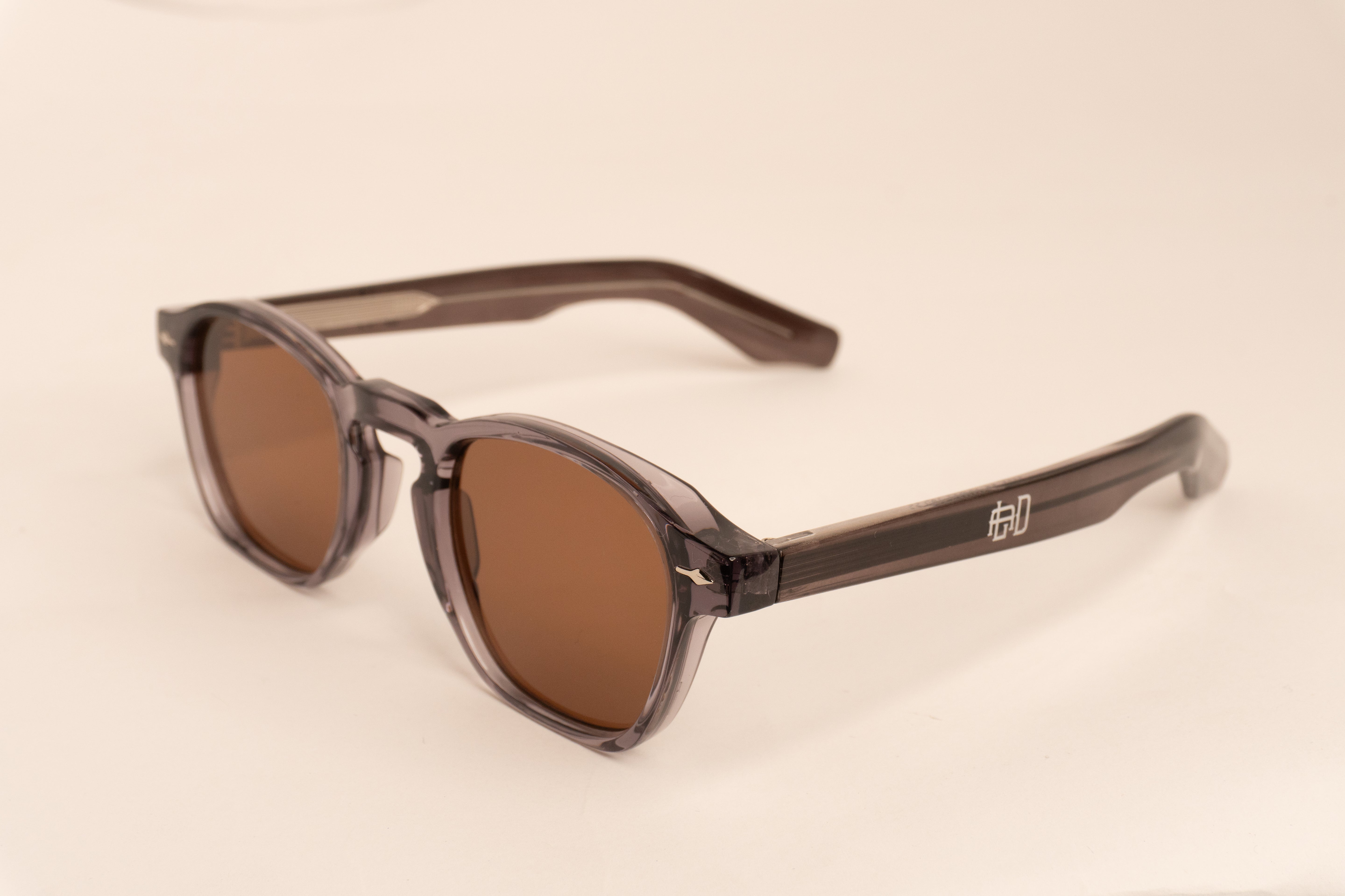 SHADES | 05