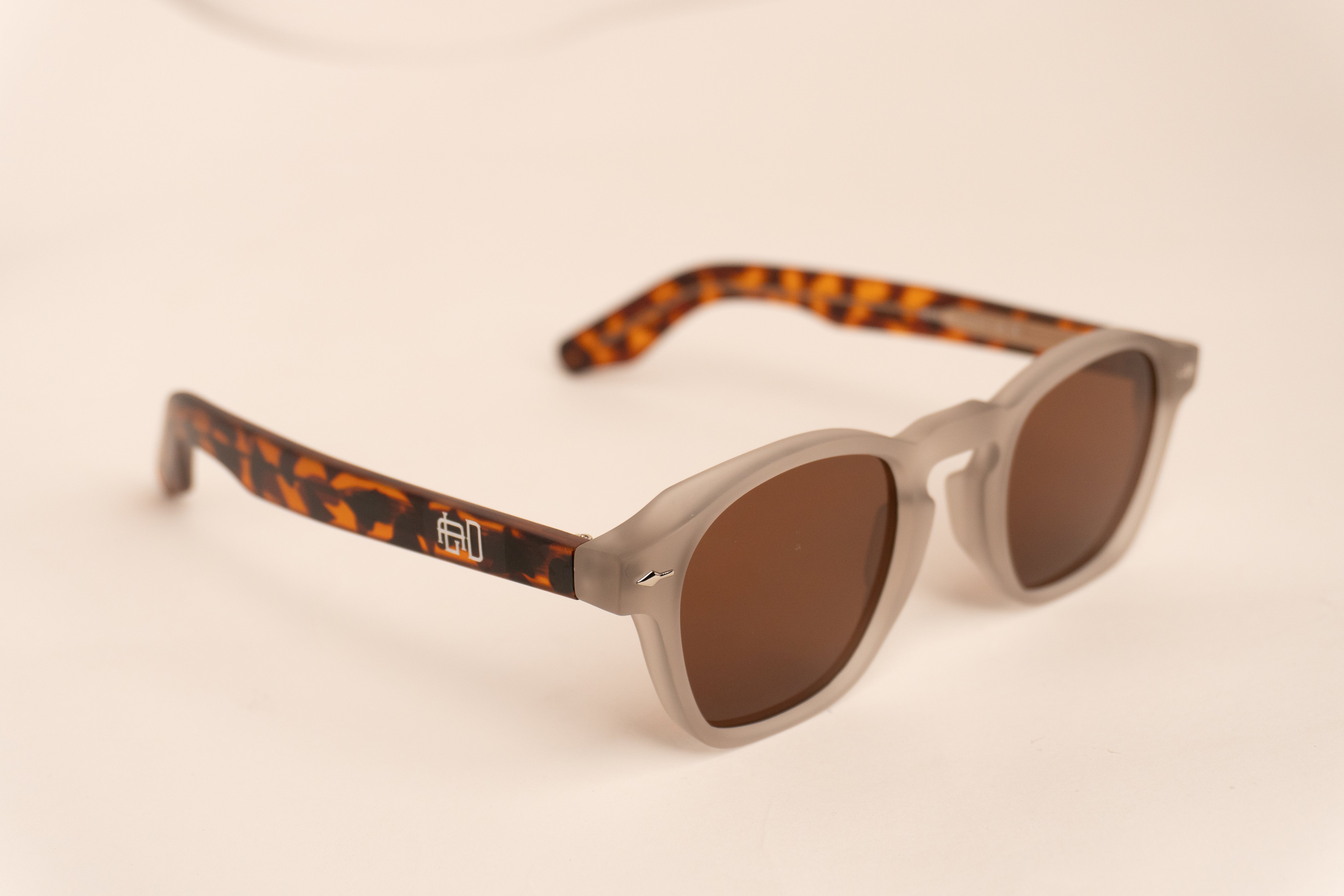 SHADES | 05